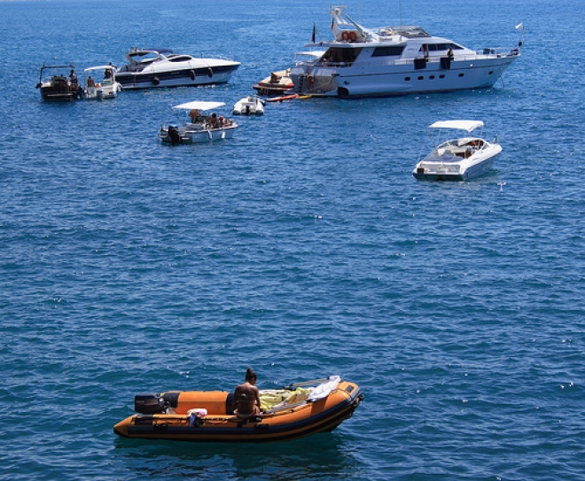 I russi pescano anche nel nostro mare