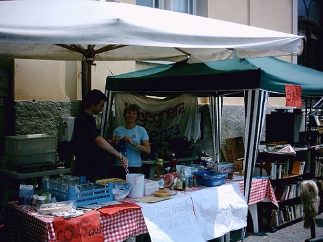 Mercatino della solidarietà a Faenza