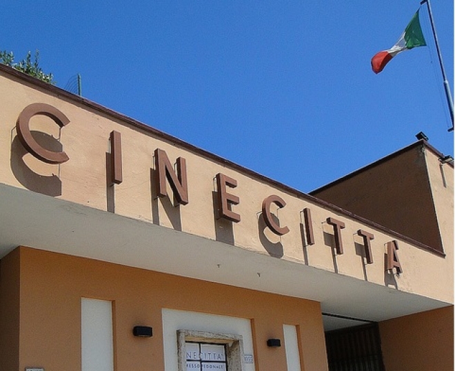 Teatro Degli Atti Profughi E Cinecittà