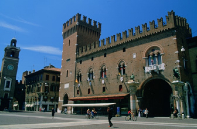 Visitare Ferrara: qui il palazzo Comunale