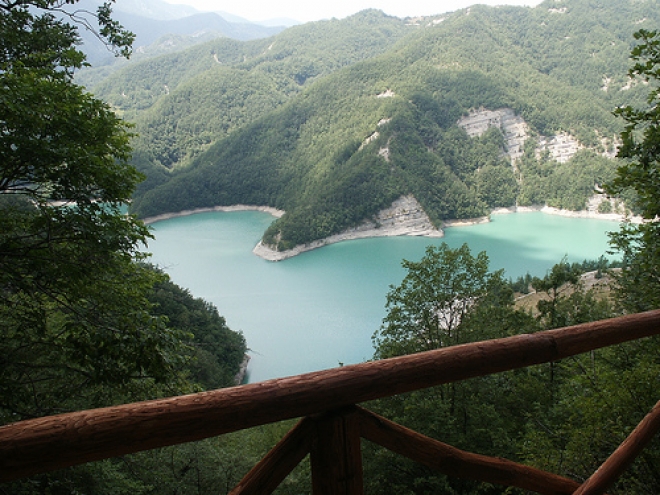 Vivere Ferragosto in battello sul lago